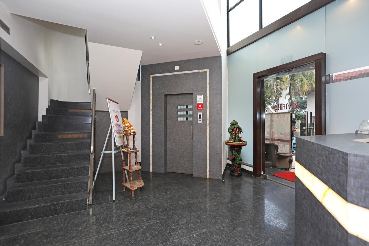 Oyo 10672 Hotel Riviera Nashik Exteriör bild