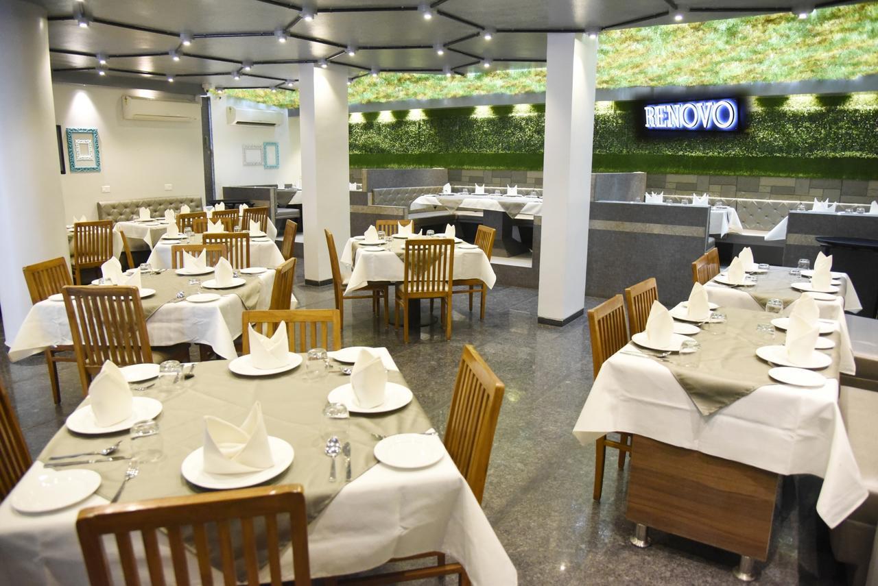 Oyo 10672 Hotel Riviera Nashik Exteriör bild