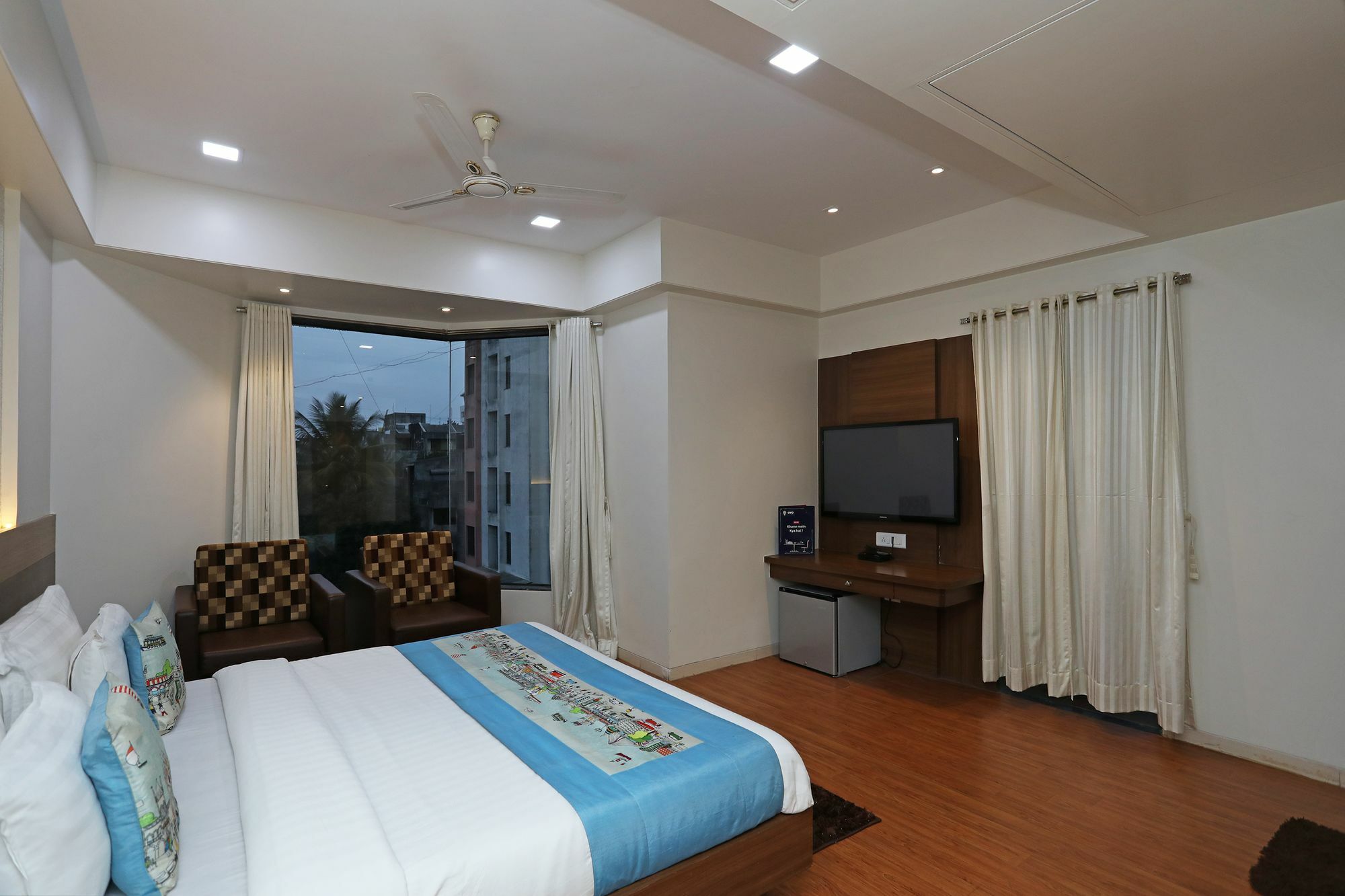 Oyo 10672 Hotel Riviera Nashik Exteriör bild